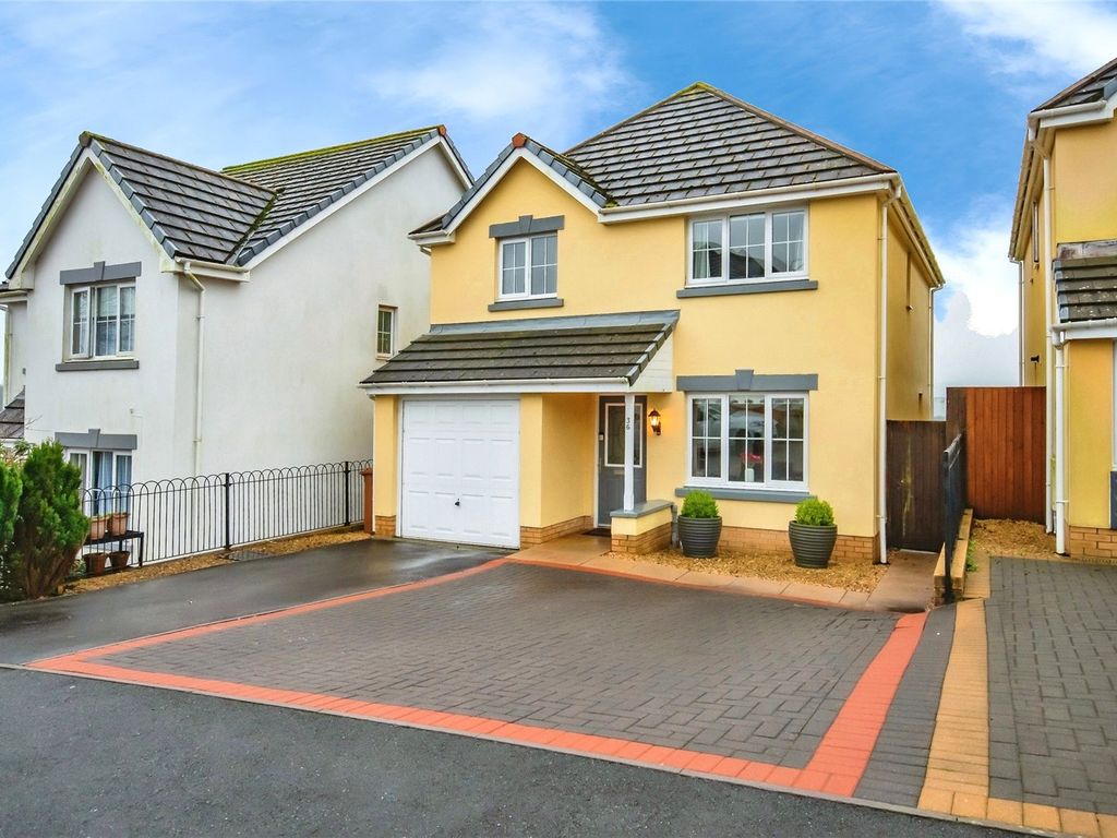 4 bed detached house for sale in Maes Y Wennol, Carmarthen