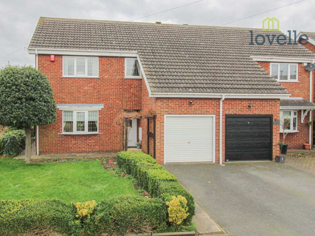 4 bed semidetached house for sale in Kishorn Court, Immingham DN40, £