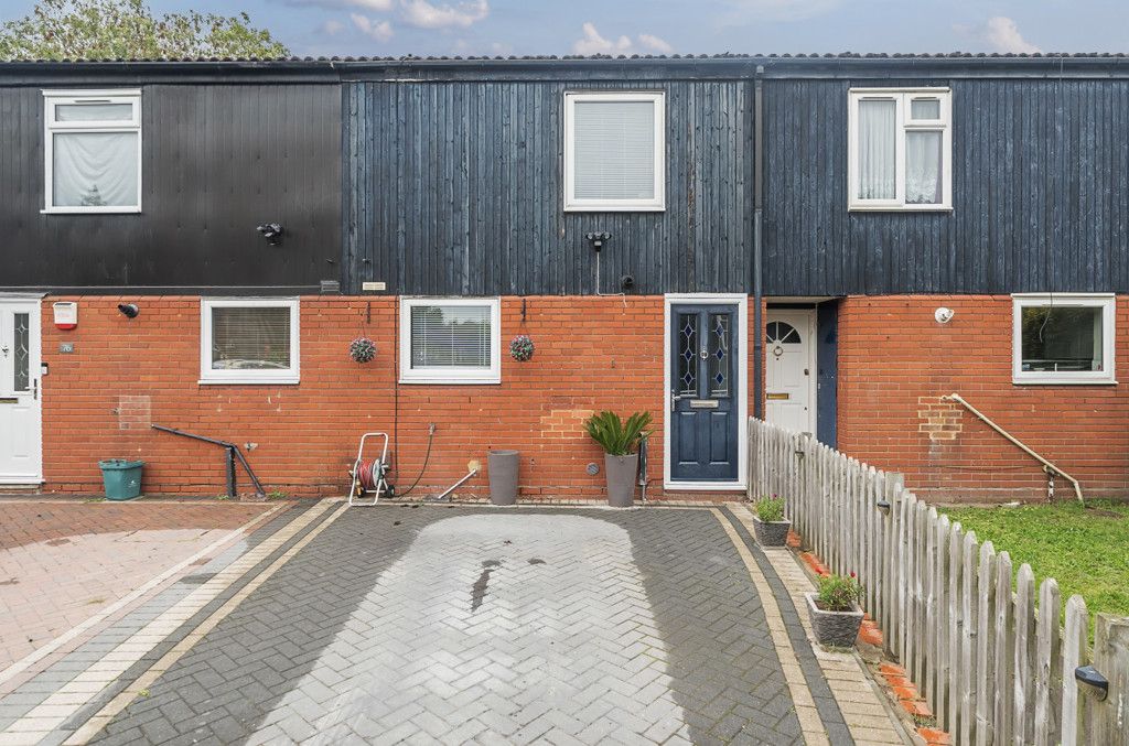 2 bed terraced house for sale in Hetherington Way, Ickenham, Uxbridge