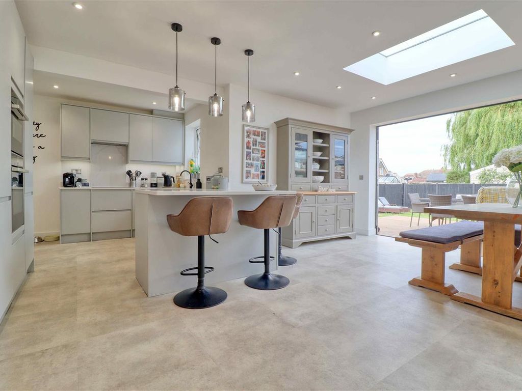 3 bed bungalow for sale in Hillside Crescent, HollandOnSea, Clacton