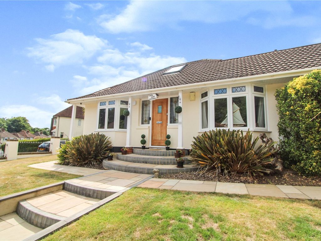 3 bed bungalow for sale in Archery Grove, Southampton, Hampshire SO19