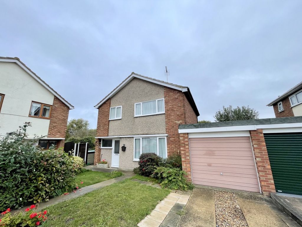 3 bed detached house for sale in Havering Close, Great Wakering, SouthendOnSea, Essex SS3, £