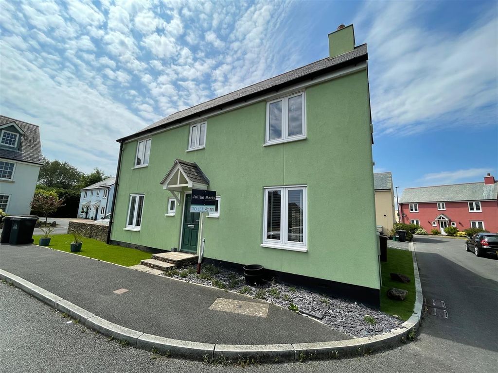 4 bed detached house to rent in Greenhill Road, Plymstock, Plymouth PL9