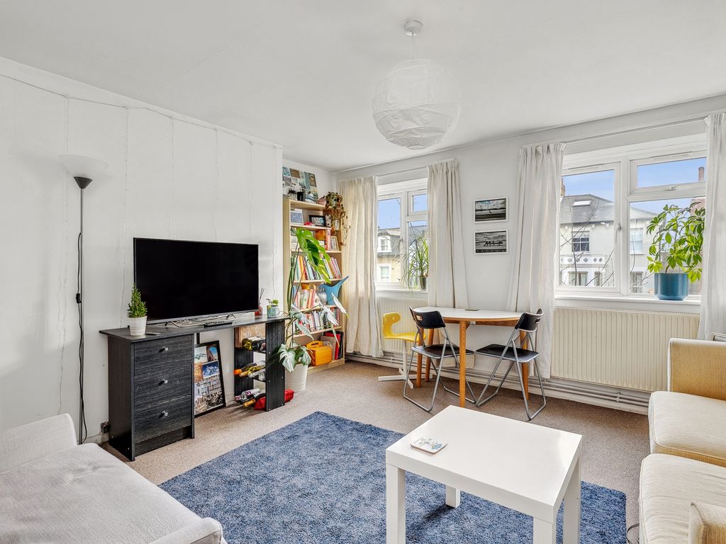 3 bed flat for sale in Rosehill Road, Wandsworth SW18, £550,000 Zoopla