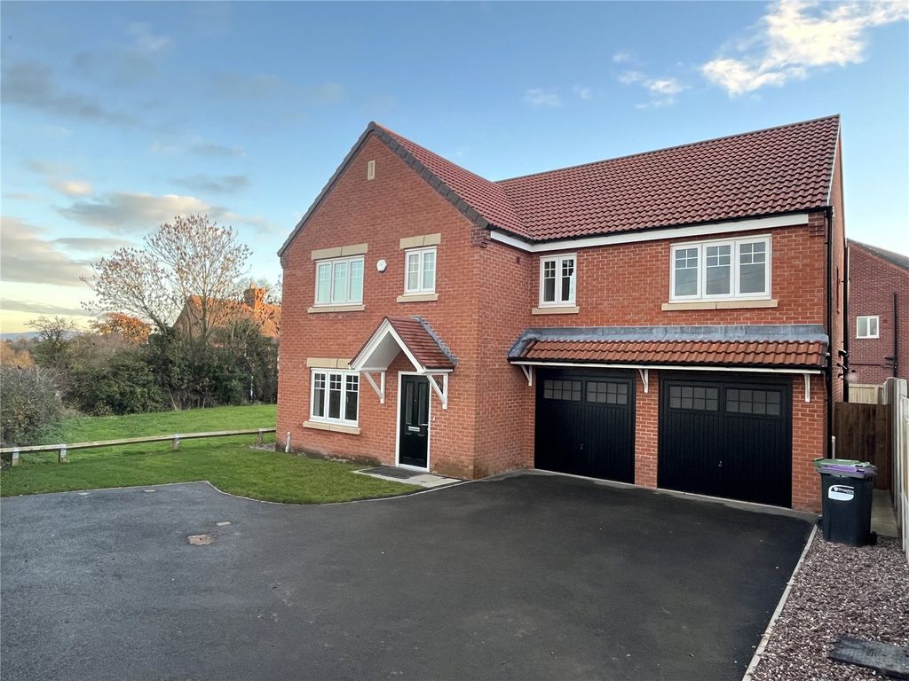 5 bed detached house for sale in Keevil Close, Shrewsbury, Shropshire
