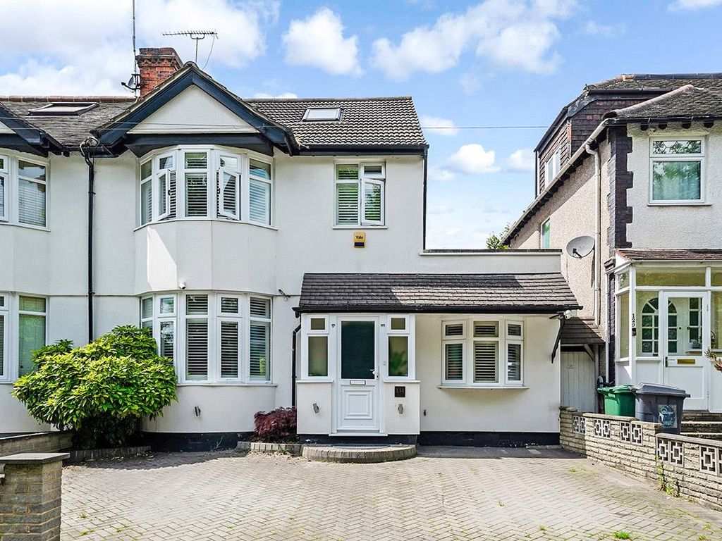 3 bed semidetached house for sale in Larkshall Road, North Chingford