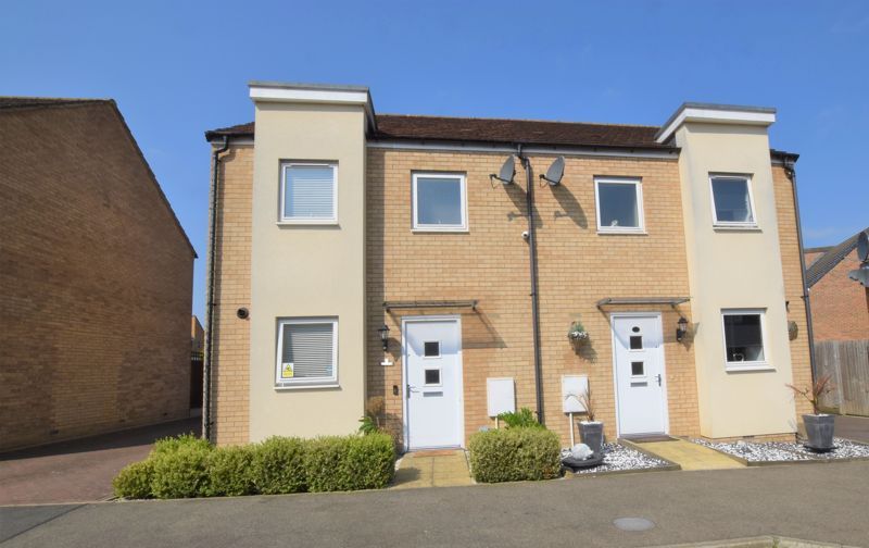 3 bed semidetached house for sale in Stirling Mews, Broughton, Milton