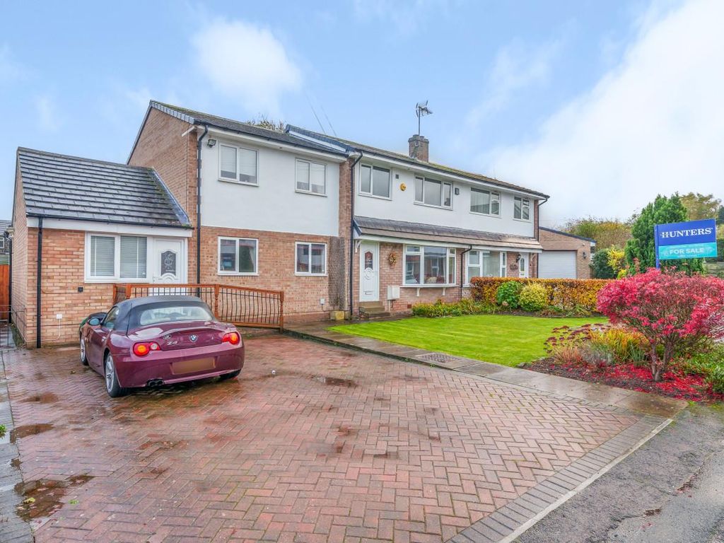 6 bed semidetached house for sale in Greenbanks Close, Horsforth