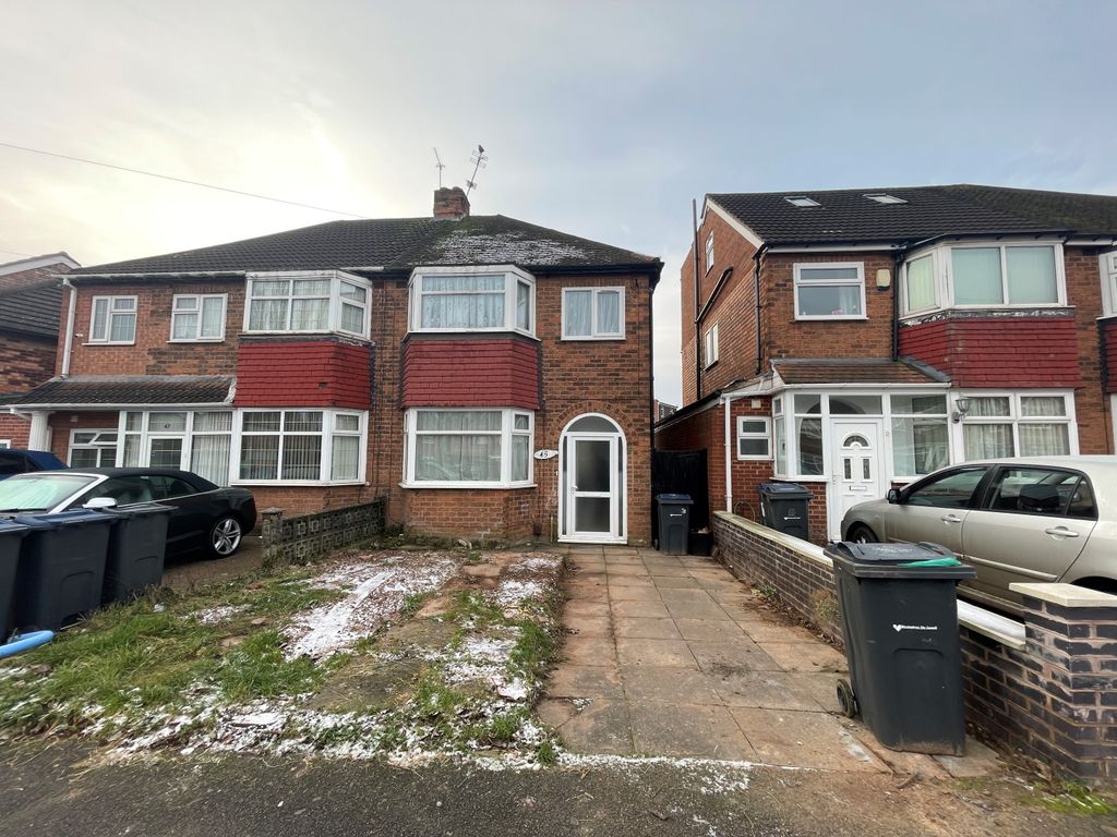 3 bed semidetached house to rent in Hangleton Drive, Tysley