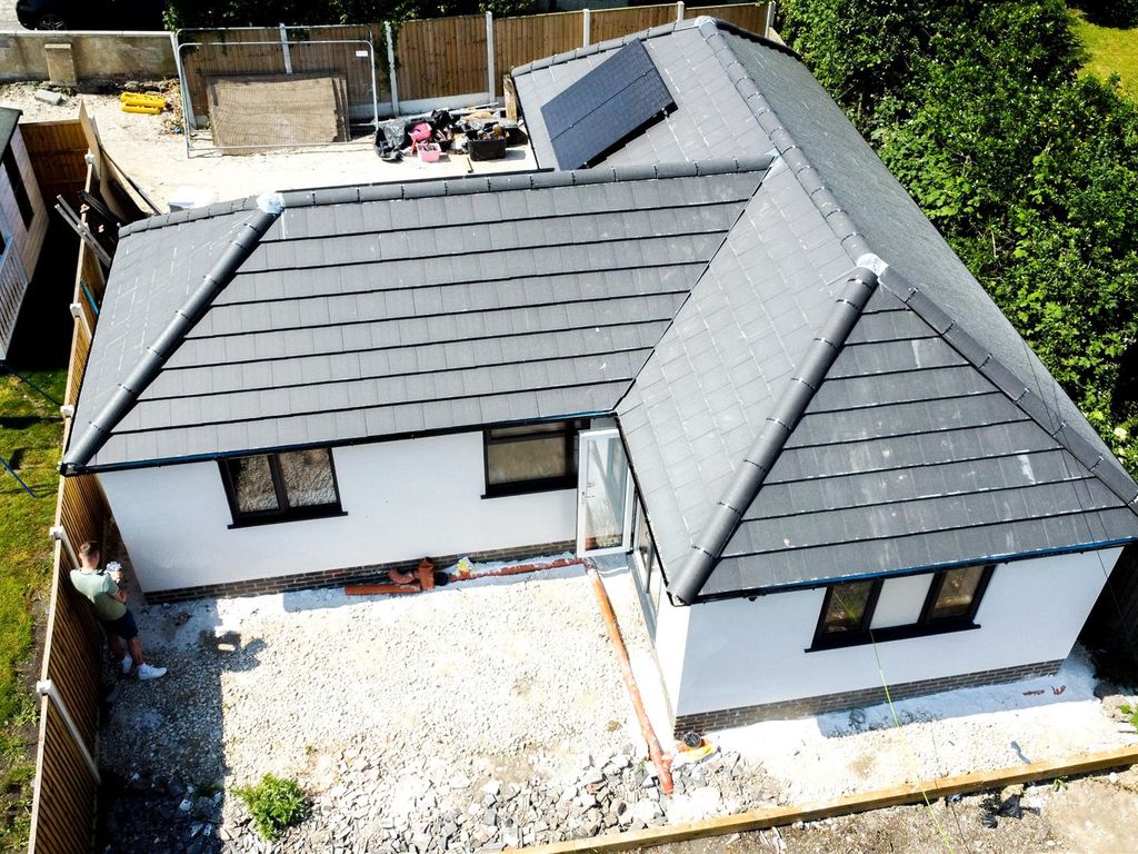 2 bed bungalow for sale in Leamington Street, Butterley, Ripley DE5