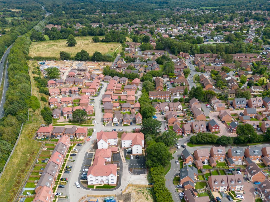 New home, 2 bed flat for sale in Liphook GU30, £262,500 Zoopla