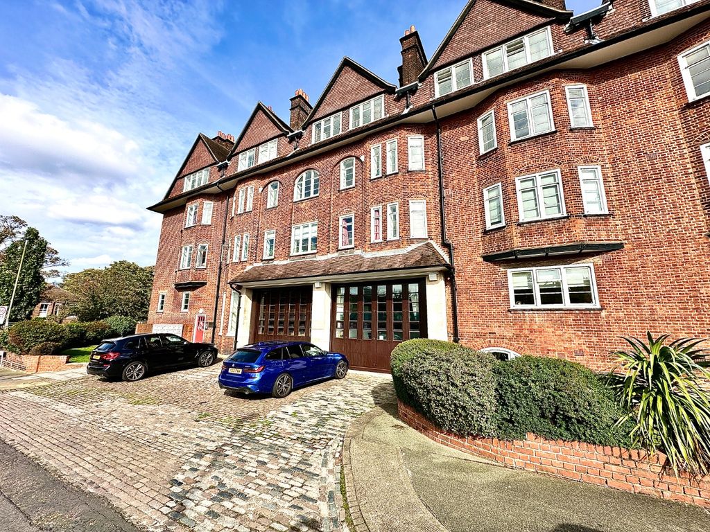 2 bed flat for sale in The Old Fire Station, Eaglesfield Road, Shooters