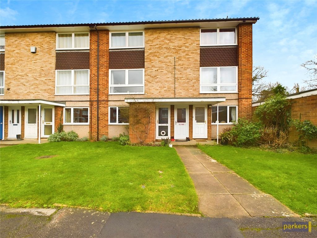 2 bed for sale in Inglewood Court, Liebenrood Road, Reading