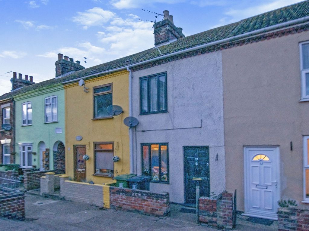 3 bed terraced house for sale in Row 34, North Quay, Great Yarmouth