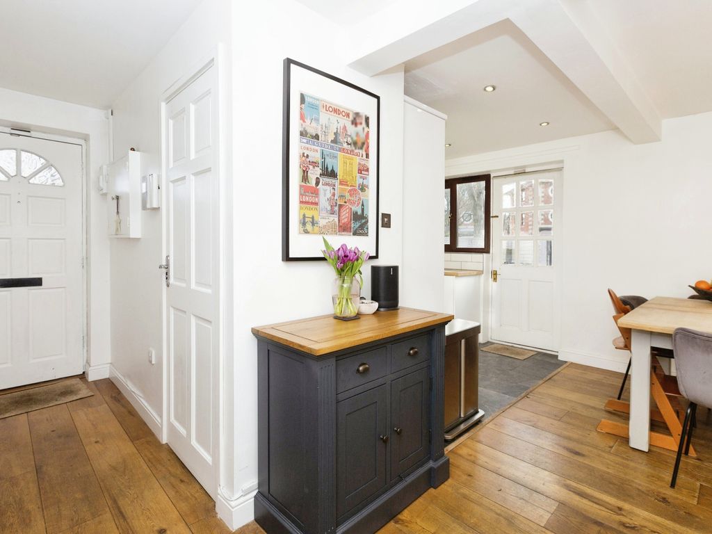 4 bed semidetached house for sale in Bellflower Close, London E6, £