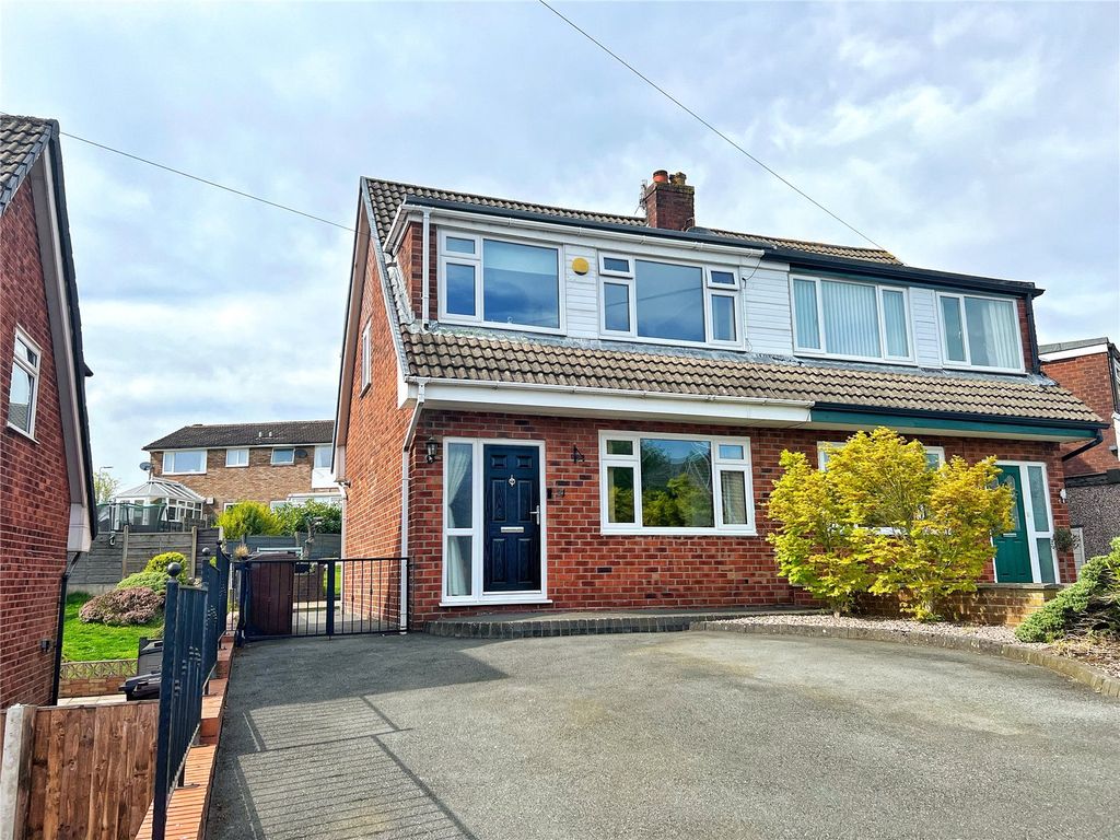 3 bed semidetached house for sale in Road, Carrbrook