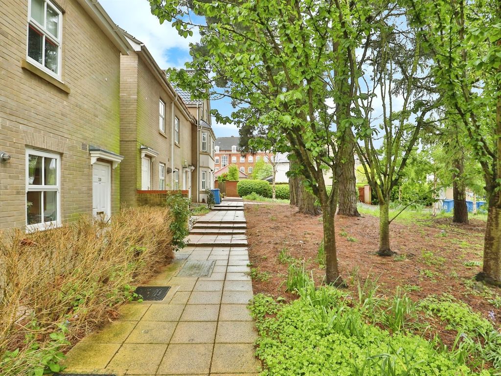 3 bed terraced house for sale in Brunswick Road, Norwich NR2, £350,000