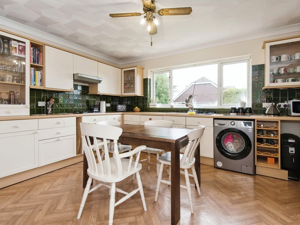 3 bed detached house for sale in Bursledon Road, Southampton SO19, £