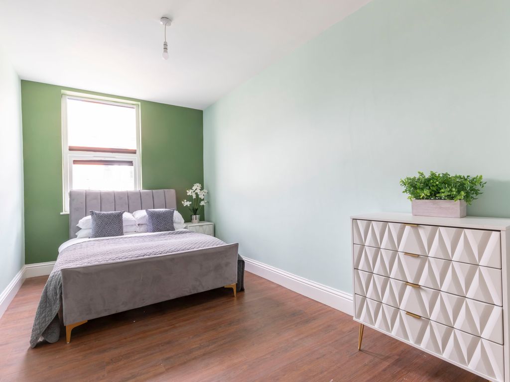 Room to rent in High Street, Cheltenham GL50 Zoopla