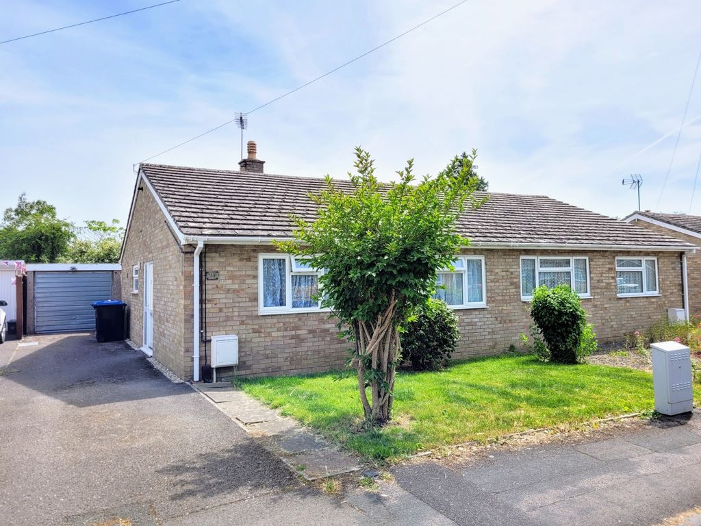 2 bed semidetached bungalow for sale in Church View, Carterton OX18