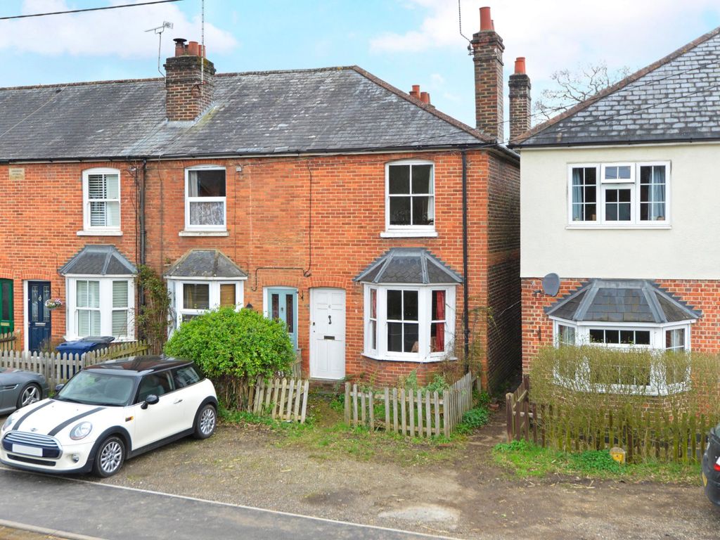 2 bed end terrace house for sale in Chiddingfold, Godalming, Surrey GU8, £425,000 Zoopla