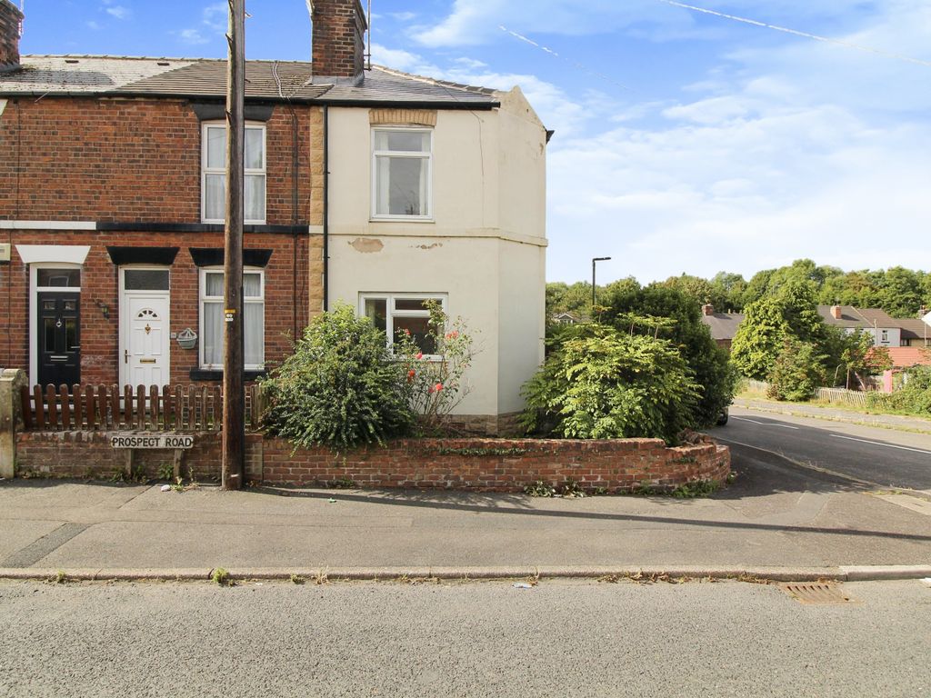 3 bed end terrace house for sale in Prospect Road, Old Whittington