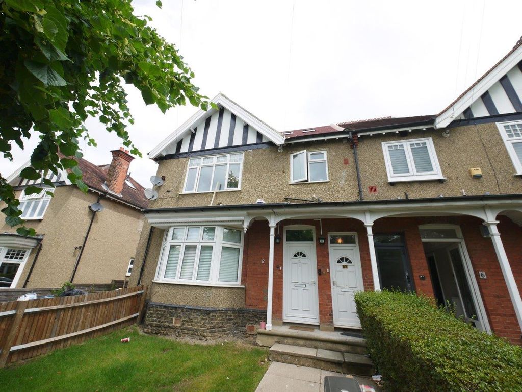 4 bed to rent in Highfield Road, Northwood HA6 Zoopla