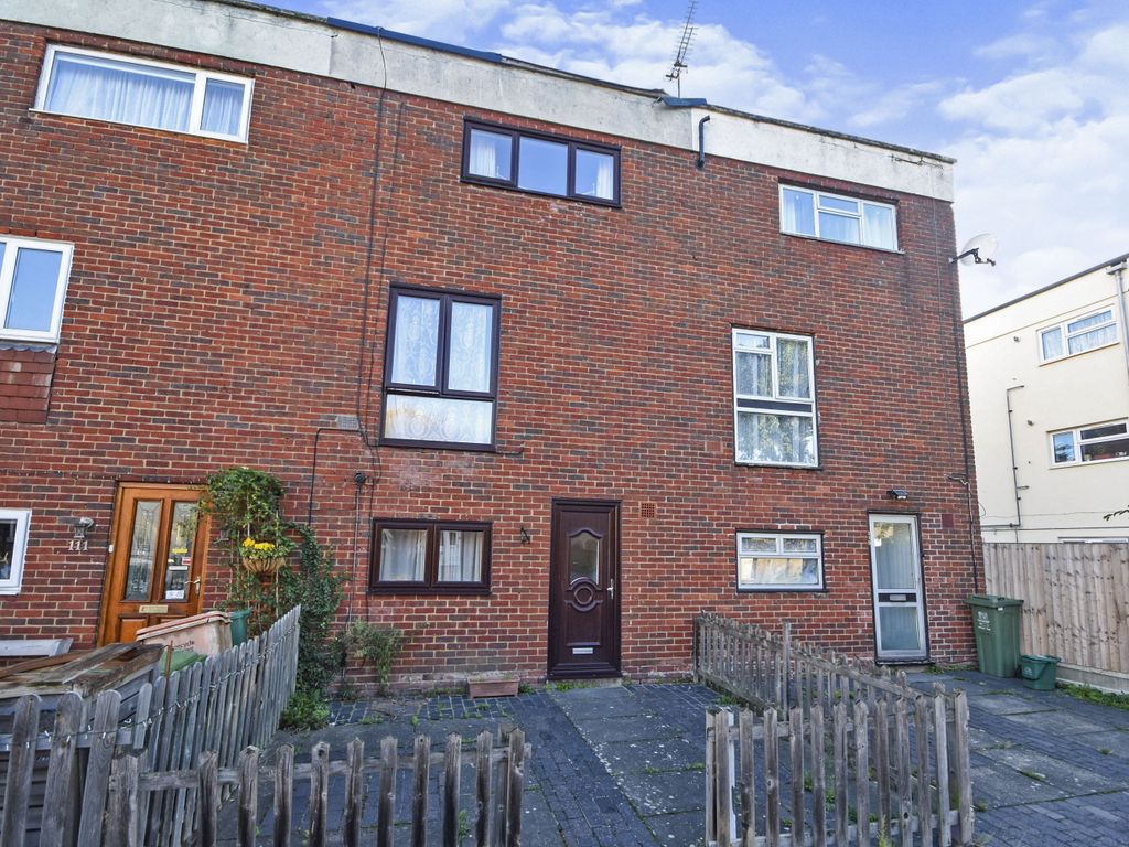 3 bed terraced house for sale in Brempsons, Basildon SS14 Zoopla
