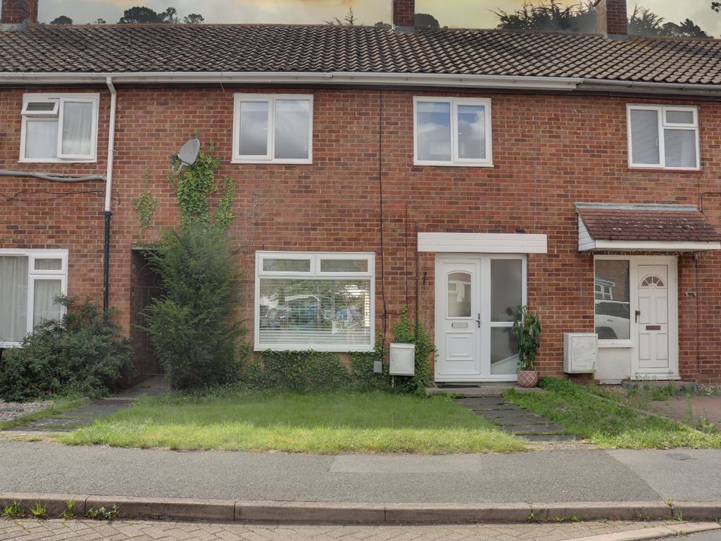 2 bed terraced house for sale in Fullers Mead, Newhall, Harlow CM17, £