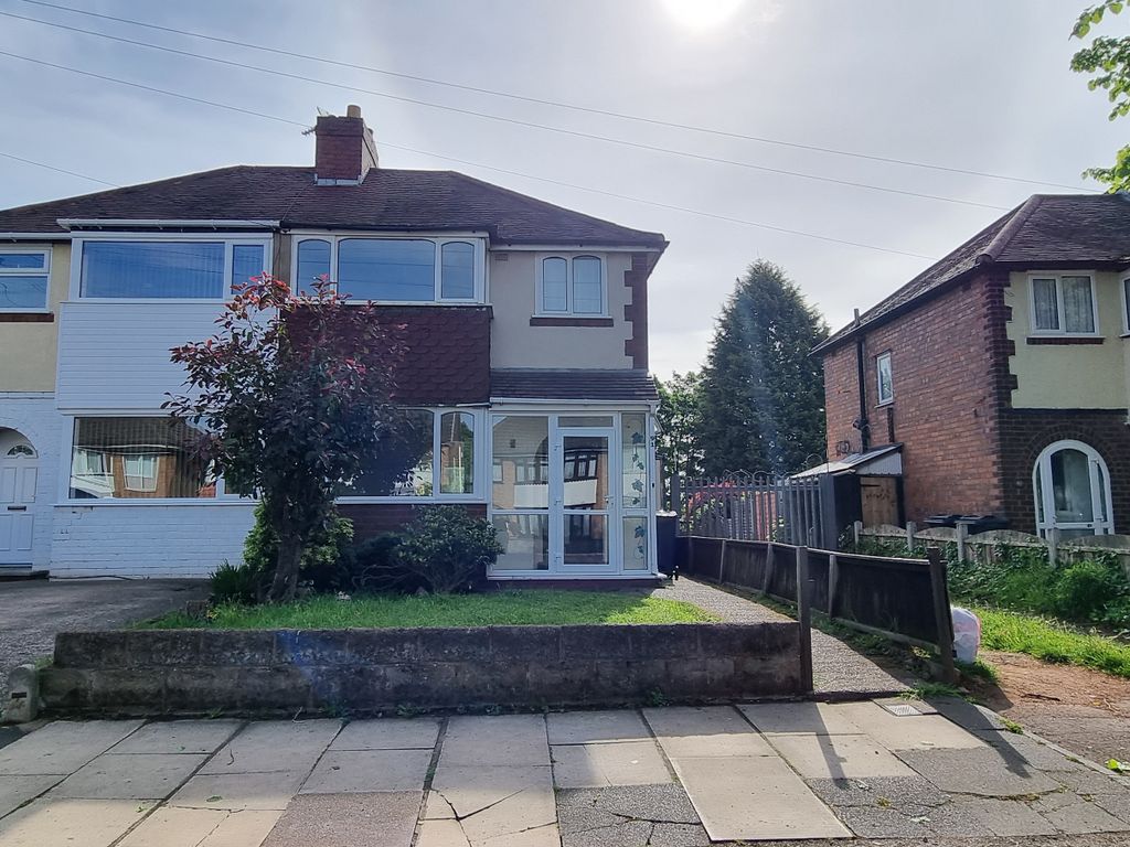 3 bed property to rent in Atlantic Road, Great Barr, Birmingham B44, £