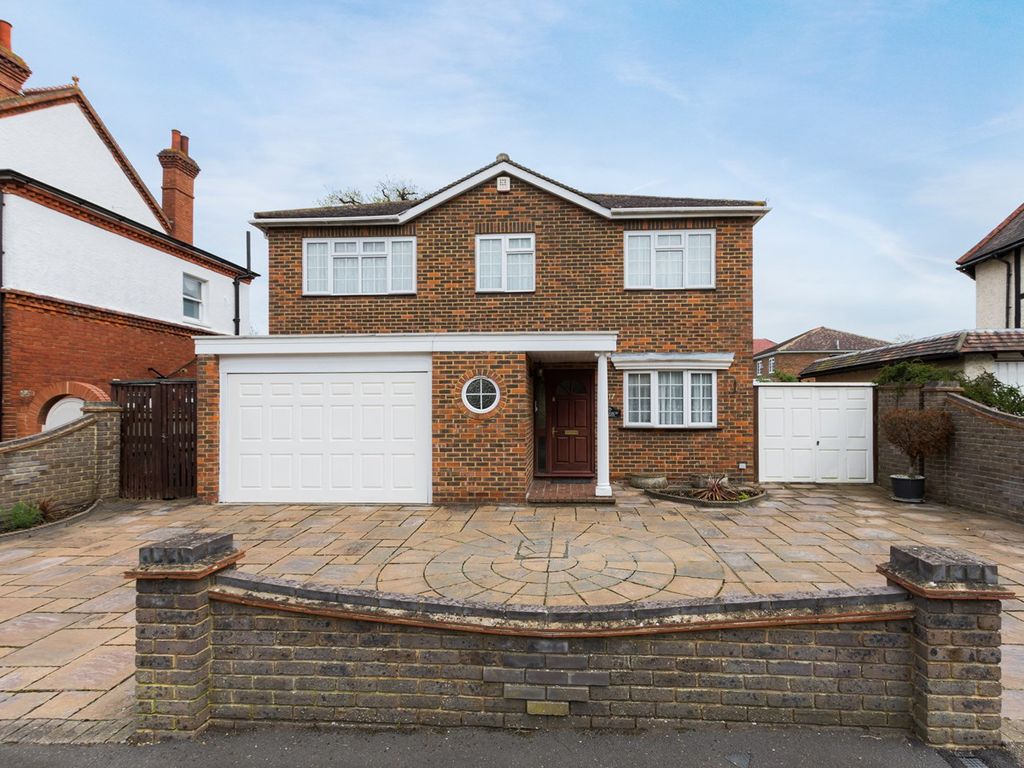 4 bed detached house for sale in Priestlands Park Road, Sidcup DA15