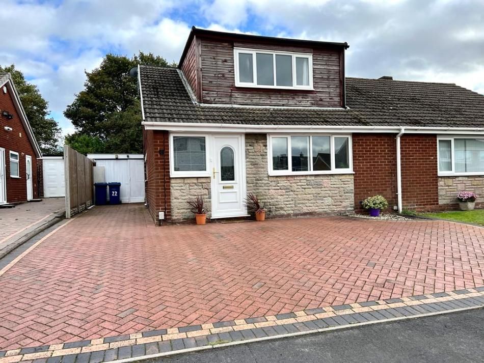 3 bed semidetached house for sale in Ferndale Close, Burntwood WS7