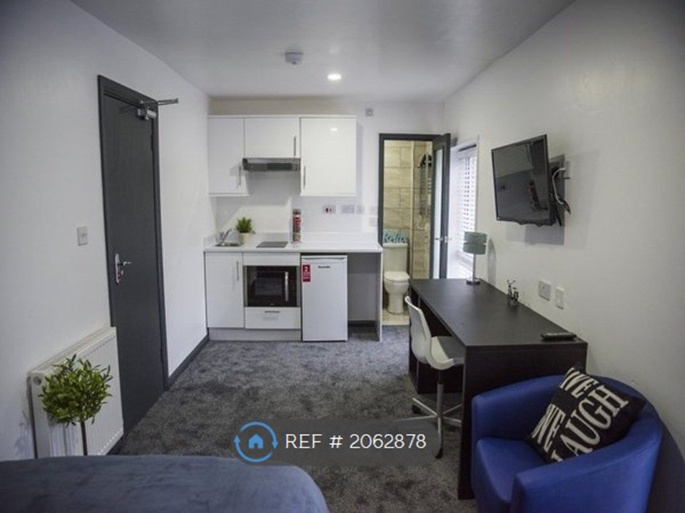 Studio to rent in Pershore Road, Birmingham B5, £899 pcm Zoopla