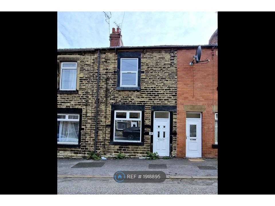 2 bed terraced house to rent in Hilton Street, Barnsley S75, £700 pcm