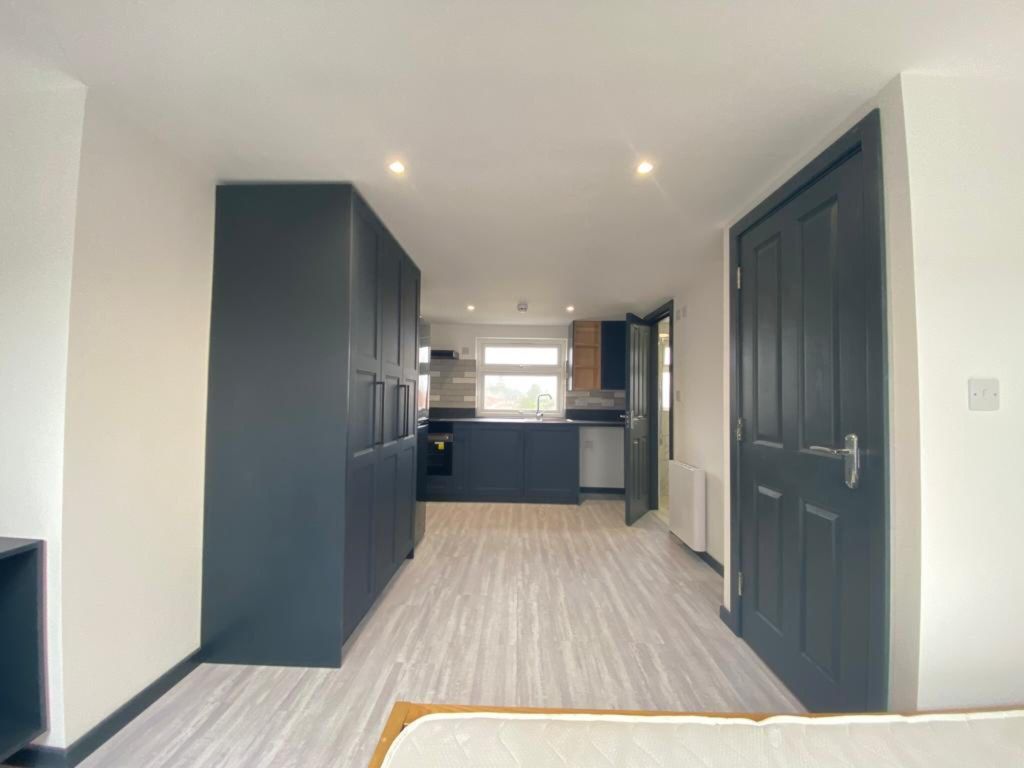 Studio to rent in Cromwell Road, Hounslow TW3 Zoopla