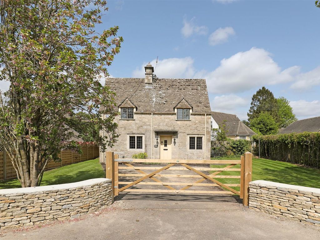 2 bed detached house for sale in Butt Street, Minchinhampton, Stroud
