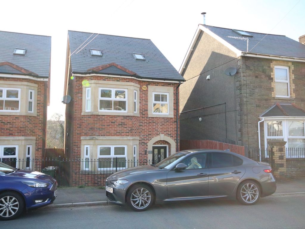 4 bed detached house for sale in Victoria Road, Fleur De Lis, Blackwood