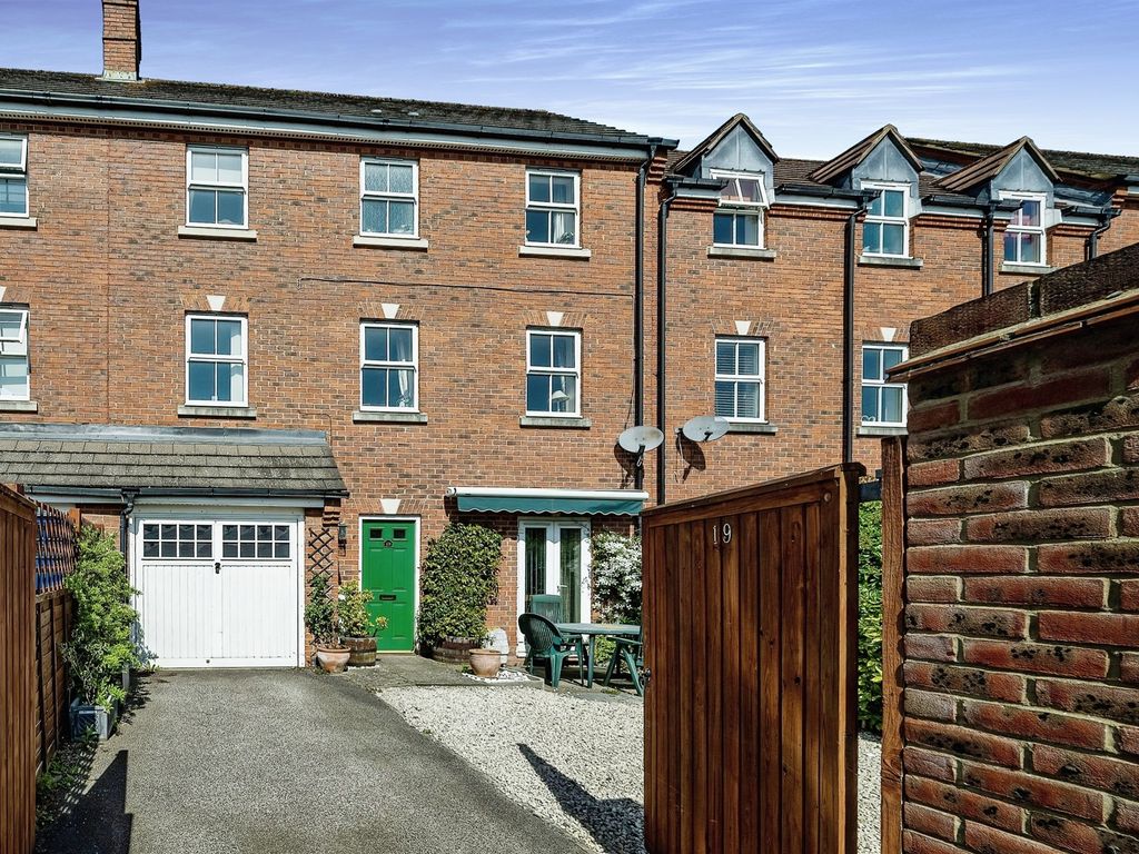 4 bed town house for sale in Hickman Street, Aylesbury HP19 Zoopla