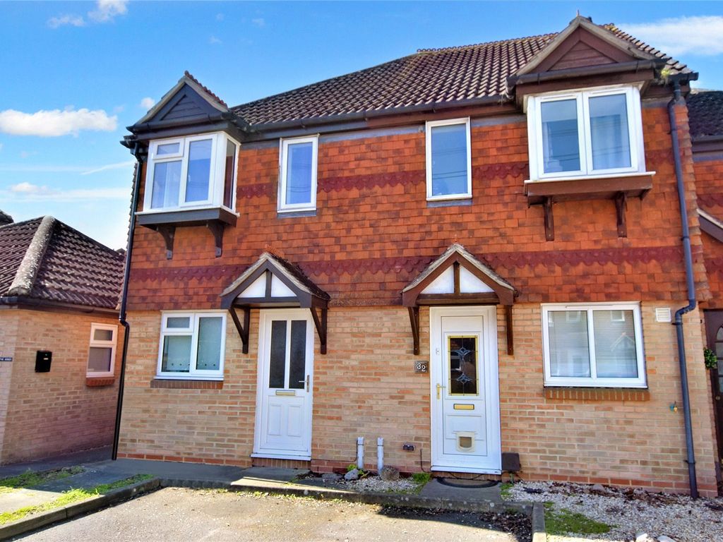 2 bed terraced house to rent in Washford Glen, Didcot, Oxfordshire OX11