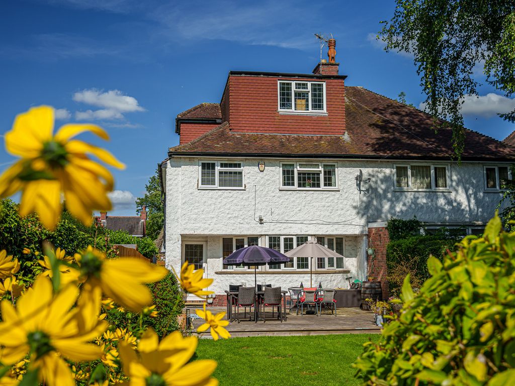 5 bed semidetached house for sale in Oadby Hill Drive, Oadby LE2, £500,000 Zoopla