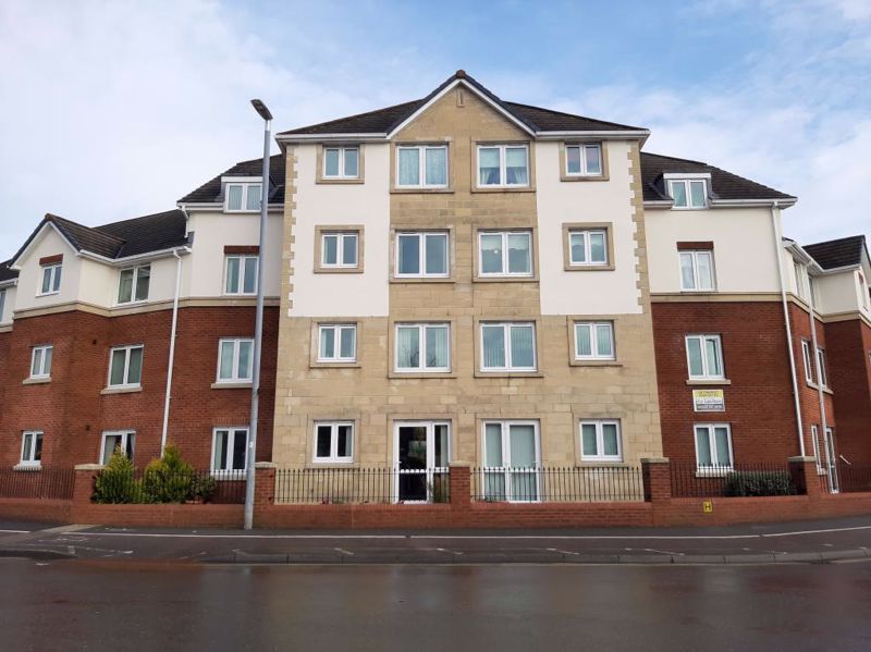2 bed flat for sale in Victoria Court, Chard TA20 Zoopla
