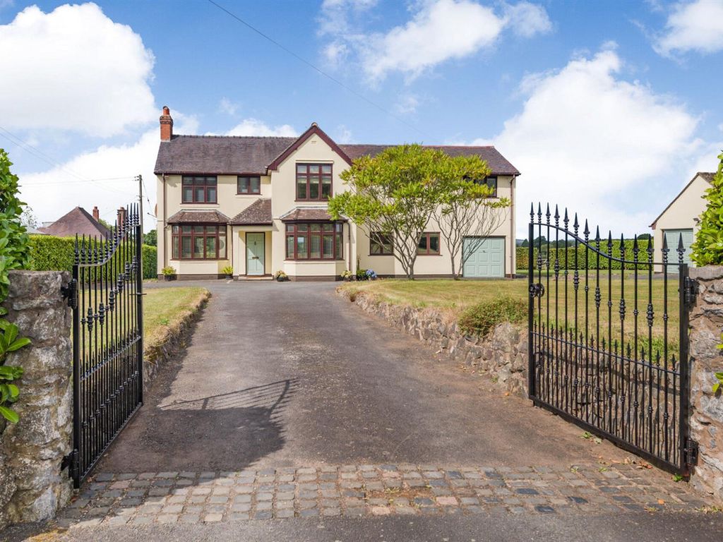 4 bed country house for sale in Droitwich Road, Martin Hussingtree