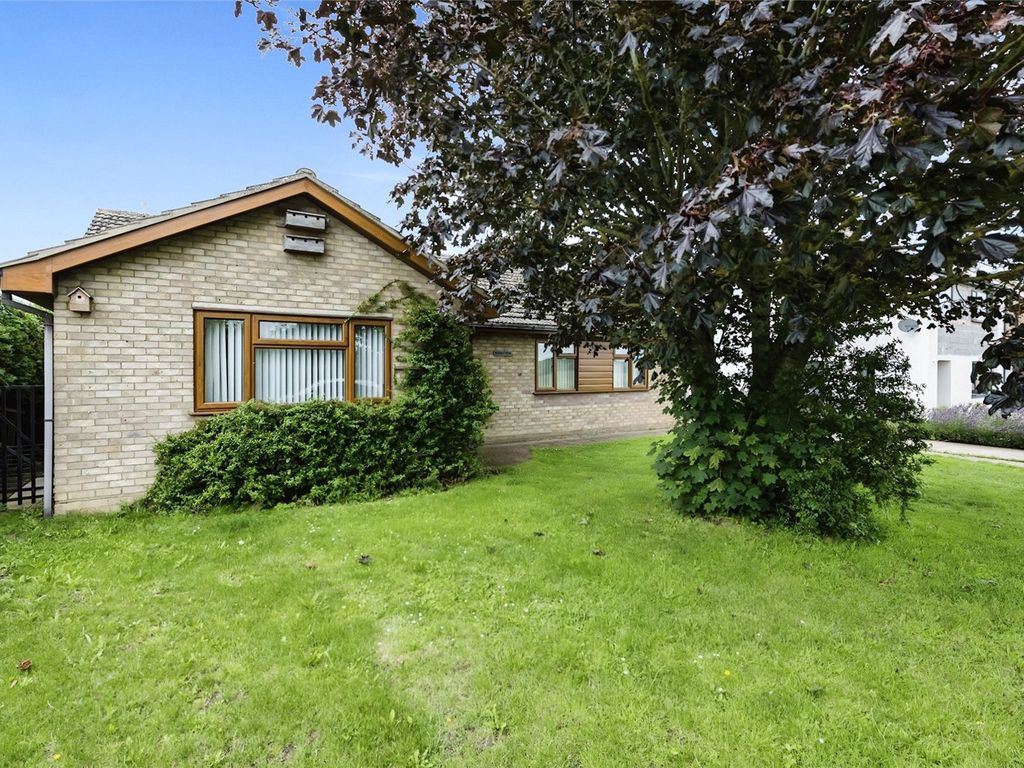 4 bed bungalow for sale in Huntingdon Road, Upwood, Ramsey, Huntingdon