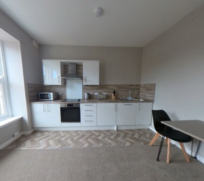 2 bed flat to rent in Step Row, West End, Dundee DD2, £1,390 pcm Zoopla