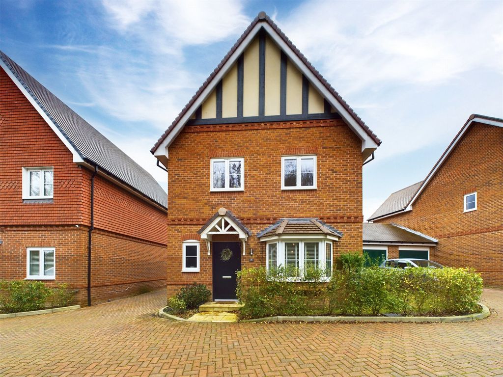3 bed detached house for sale in Acre Drive, Finchwood Park, Wokingham