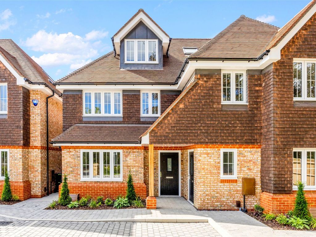 New home, 4 bed semidetached house for sale in Bluehouse Lane, Oxted