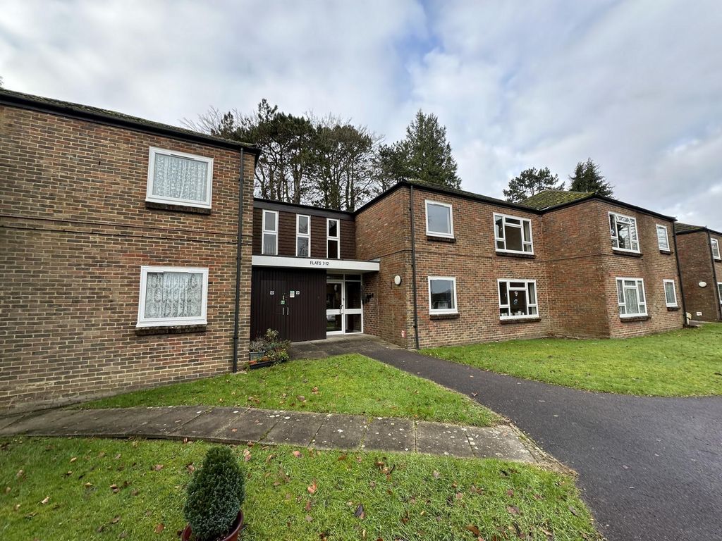 1 bed flat to rent in Church Road, Crowborough TN6, £482 pcm Zoopla