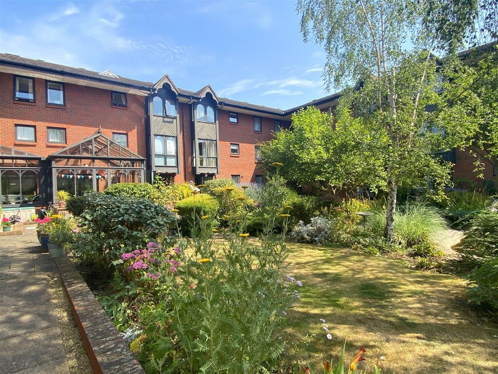 1 bed flat for sale in The Maltings, Station Street, Tewkesbury GL20