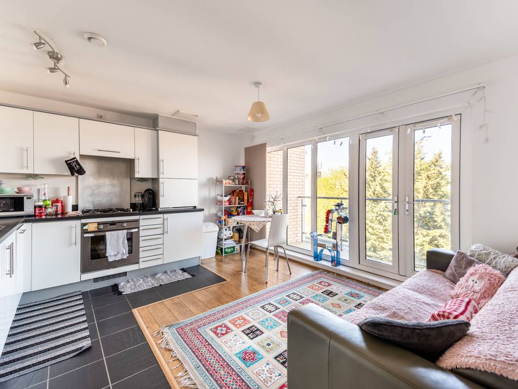 2 bed flat to rent in Northolt Road, South Harrow, Harrow HA2, £1,800