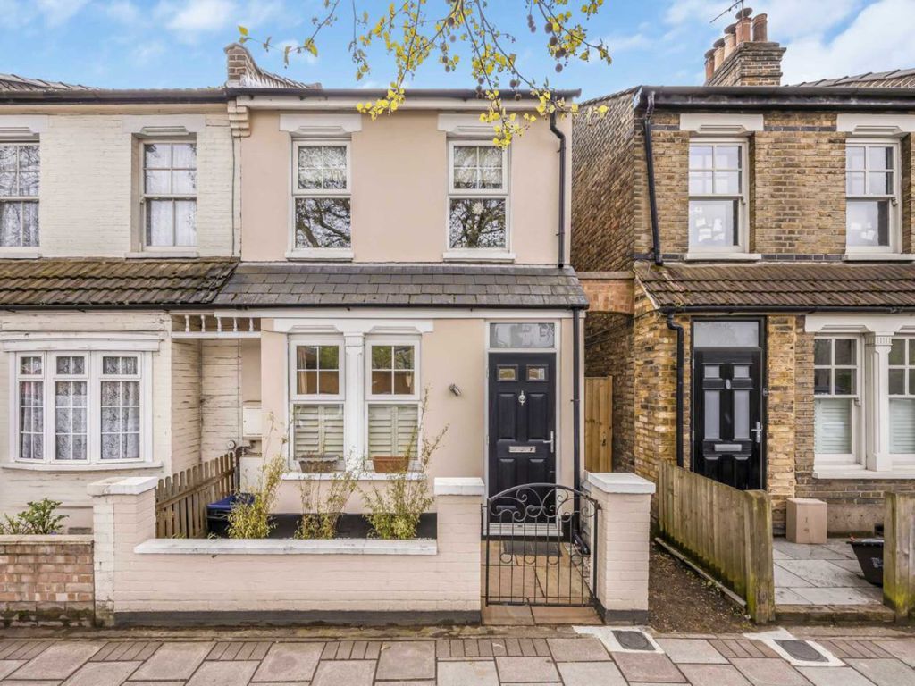 3 bed property for sale in Chertsey Road, St Margarets, Twickenham TW1